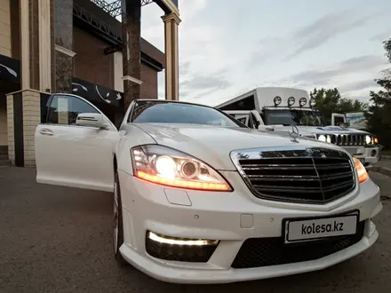 Mercedes-Benz S 500 2005 года за 10 500 000 тг. в Атырау – фото 9