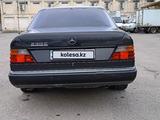 Mercedes-Benz E 230 1992 года за 2 000 000 тг. в Шымкент – фото 4