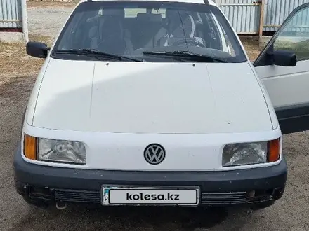 Volkswagen Passat 1993 года за 990 000 тг. в Караганда