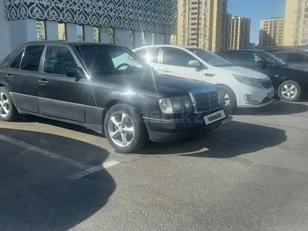 Mercedes-Benz E 230 1992 года за 1 600 000 тг. в Туркестан – фото 2