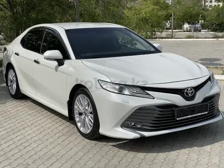 Toyota Camry 2018 года за 14 800 000 тг. в Актау
