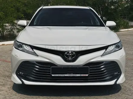 Toyota Camry 2018 года за 14 800 000 тг. в Актау – фото 2