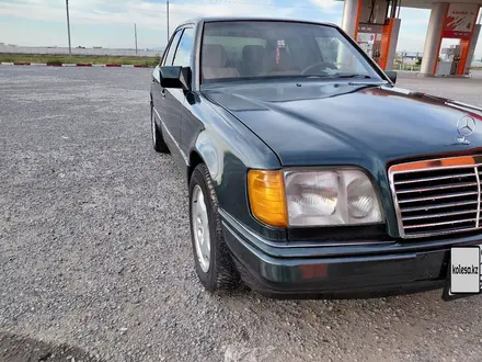 Mercedes-Benz E 200 1994 года за 1 450 000 тг. в Шымкент – фото 2