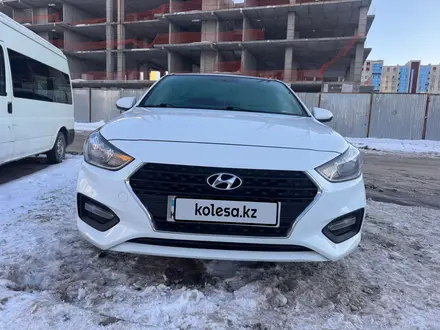 Hyundai Solaris 2018 года за 7 100 000 тг. в Астана – фото 4