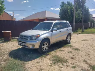 Toyota RAV4, 2004
