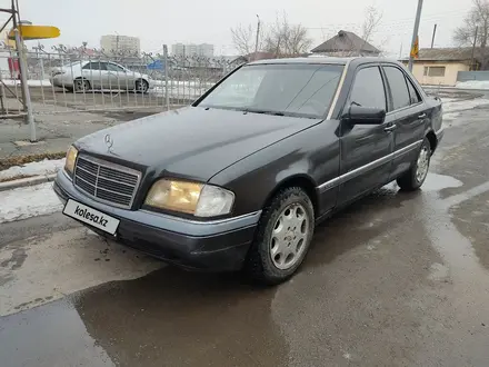 Mercedes-Benz C 200 1994 года за 1 400 000 тг. в Астана – фото 2