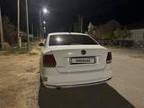 Volkswagen Polo 2015 годаfor3 200 000 тг. в Атырау – фото 2