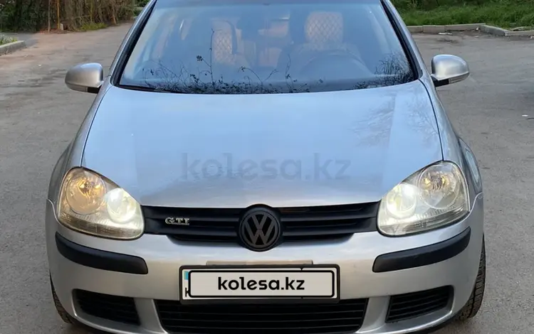 Volkswagen Golf 2005 годаүшін3 900 000 тг. в Алматы