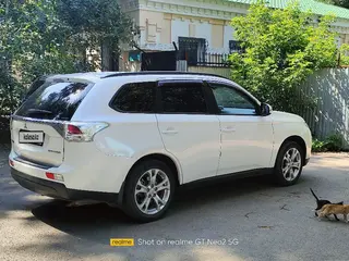 Mitsubishi Outlander, 2012
