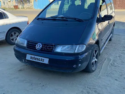 Volkswagen Sharan 1996 года за 1 000 000 тг. в Аральск