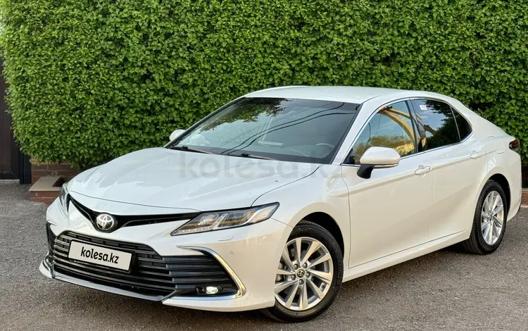 Toyota Camry 2023 года за 16 800 000 тг. в Караганда