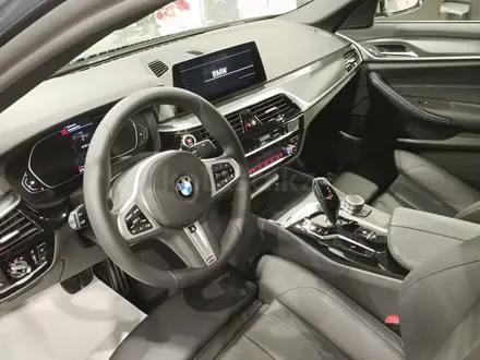 BMW 520 2022 года за 36 748 472 тг. в Атырау – фото 3