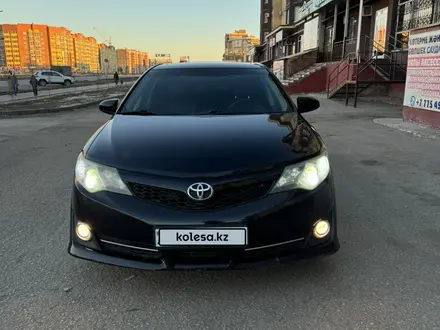 Toyota Camry 2014 года за 5 900 000 тг. в Актобе – фото 2