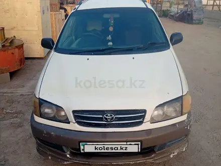 Toyota Ipsum 1997 года за 2 300 000 тг. в Алматы