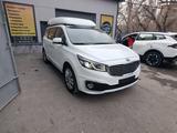 Kia Carnival 2017 года за 12 800 000 тг. в Шымкент