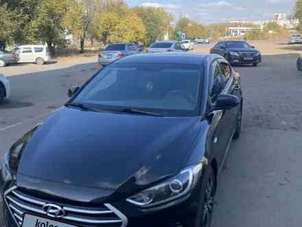 Hyundai Elantra 2018 года за 8 000 000 тг. в Караганда – фото 3