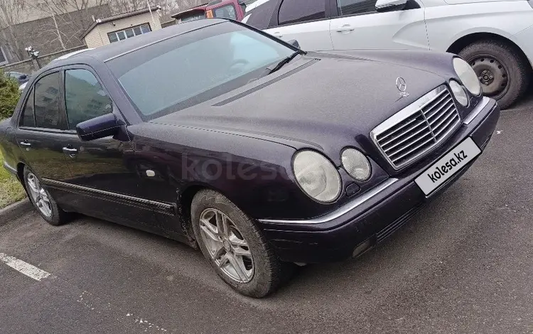 Mercedes-Benz E 240 1998 года за 3 500 000 тг. в Астана