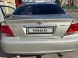 Toyota Camry 2005 годаүшін6 700 000 тг. в Караганда – фото 4