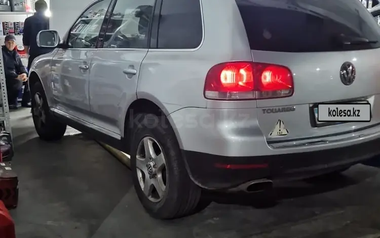 Volkswagen Touareg 2005 года за 2 500 000 тг. в Алматы