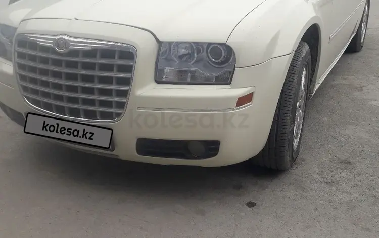 Chrysler 300C 2005 годаfor4 500 000 тг. в Жанаозен