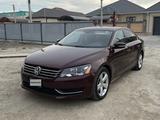 Volkswagen Passat 2013 годаfor4 800 008 тг. в Атырау