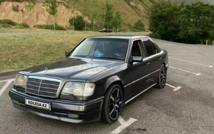 Mercedes-Benz E 220 1995 года за 2 600 000 тг. в Алматы