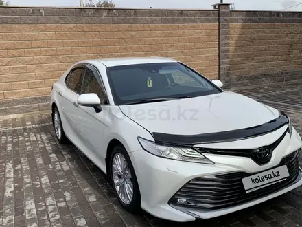 Toyota Camry 2020 года за 14 000 000 тг. в Алматы