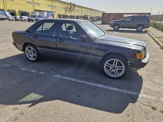 Mercedes-Benz 190