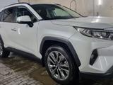 Toyota RAV4 2020 года за 16 500 000 тг. в Павлодар