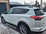 Toyota RAV4 2018 года за 16 000 000 тг. в Караганда – фото 2