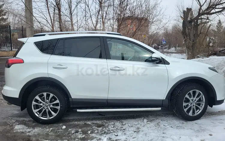 Toyota RAV4 2018 года за 16 000 000 тг. в Караганда