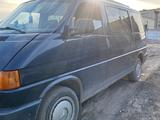 Volkswagen Caravelle 1993 года за 3 800 000 тг. в Караганда