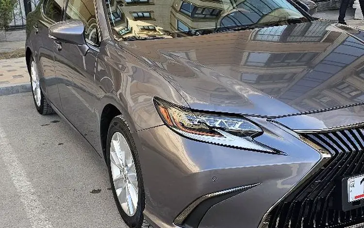 Lexus ES 300h 2015 года за 9 000 000 тг. в Актау