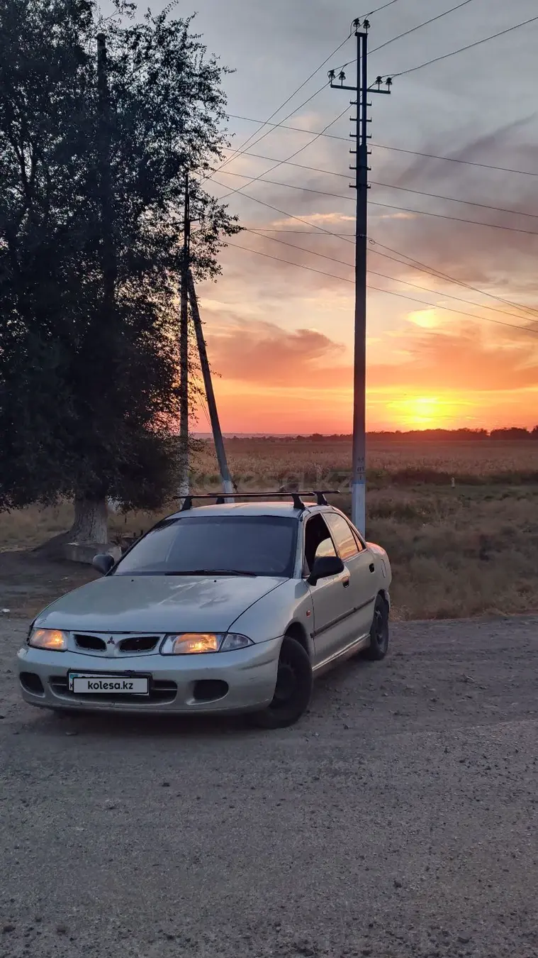 Mitsubishi Carisma, 1998