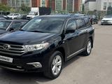 Toyota Highlander 2011 года за 14 000 000 тг. в Астана – фото 4