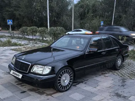 Mercedes-Benz S 320 1995 года за 3 800 000 тг. в Алматы – фото 2