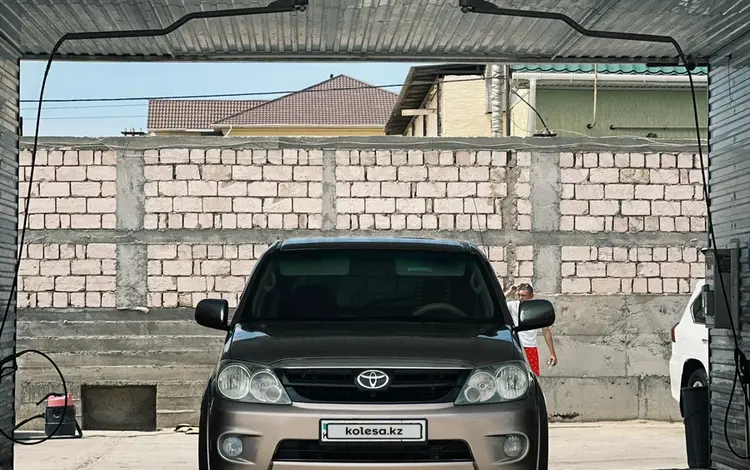 Toyota Fortuner 2005 годаfor7 700 000 тг. в Актау