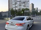 Toyota Camry 2019 года за 13 900 000 тг. в Шымкент – фото 4