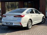 Hyundai Sonata 2019 года за 10 590 000 тг. в Алматы – фото 4