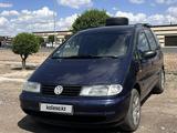 Volkswagen Sharan 1997 годаfor4 000 000 тг. в Шу