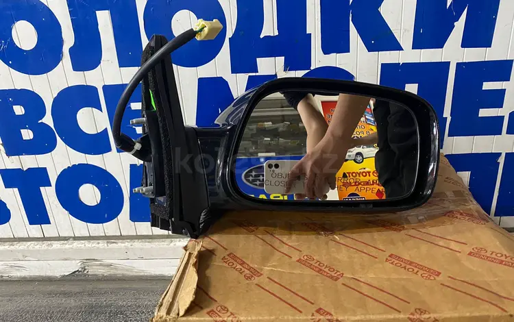 Зеркала правая Corolla 120 за 30 000 тг. в Алматы