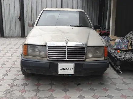 Mercedes-Benz E 230 1991 года за 640 000 тг. в Алматы