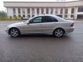 Mercedes-Benz C 200 2001 года за 2 700 000 тг. в Шымкент – фото 2