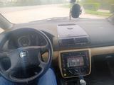 SEAT Alhambra 2001 года за 2 400 000 тг. в Уральск – фото 2