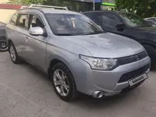 Mitsubishi Outlander, 2012