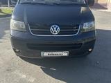 Volkswagen Multivan 2007 года за 9 000 000 тг. в Шымкент – фото 2