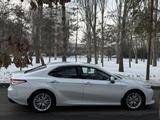 Toyota Camry 2019 года за 14 000 000 тг. в Алматы – фото 2