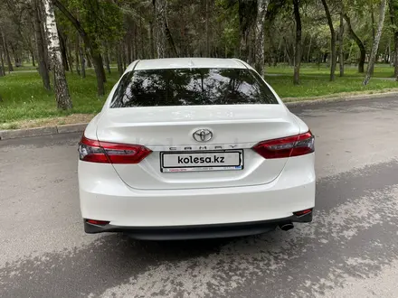 Toyota Camry 2020 года за 17 500 000 тг. в Алматы – фото 5