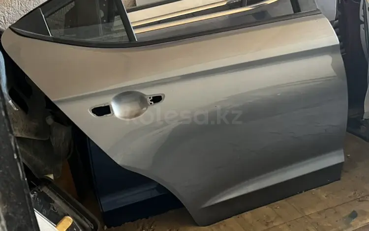 Задний дверь для Hyundai Elantra кузов AD за 1 700 тг. в Алматы