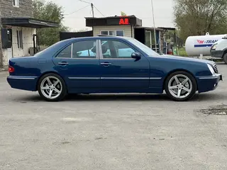 Mercedes-Benz E 500